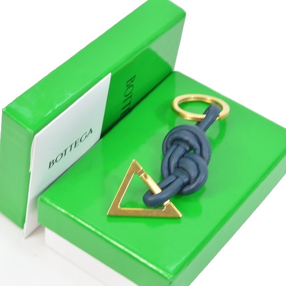 BOTTEGA VENETA AirTagケース　緑 BOTTEGA VENETA AirTagケース緑