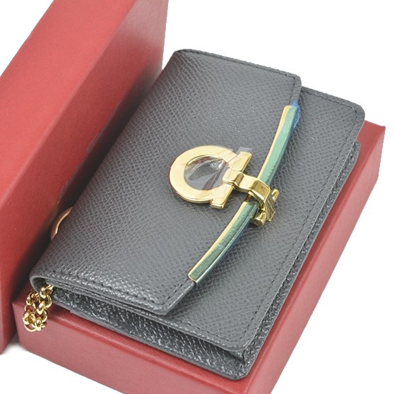 ✨新品未使用✨Ferragamo カードケース　ダブルガンチーニ　名刺入れ　現行 FERRAGAMO フェラガモ 名刺入れ カードケース ダブル ガンチーニ