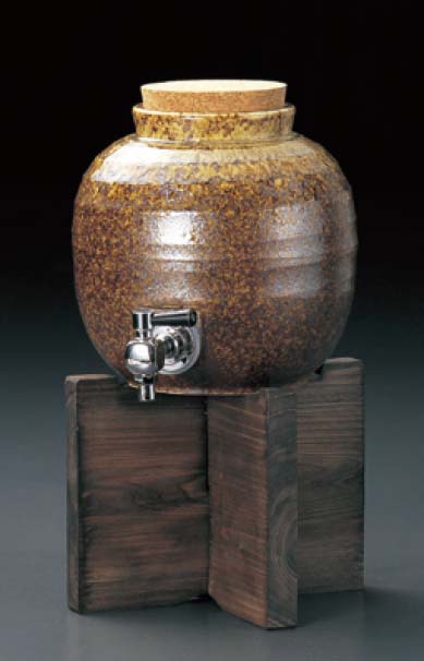 【未使用・新品】九谷焼銀彩 焼酎サーバー 木製土台付 高さ27.5㌢ 楽天市場】信楽焼 3600cc 古信楽 大型焼酎サーバー（焼き杉木台