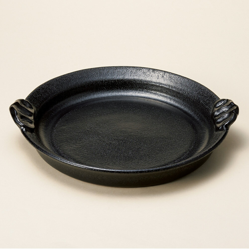 直火可 軽量 手付 28.5cm 黒釉 耐熱陶板 31x28.5x5cm和も洋も使える陶製浅鍋 深めの耐熱プレート 直火可 オーブン可 レンジ可日本製|産地問屋の 【サクラ陶器 】