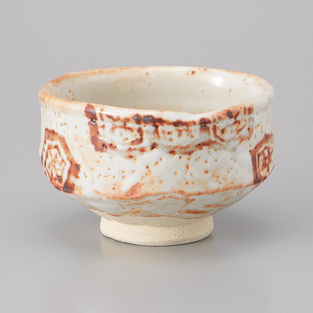志野 亀甲紋 抹茶碗 　 13.5ｘ8.5cm 土物 木箱入り 日本製の逸品