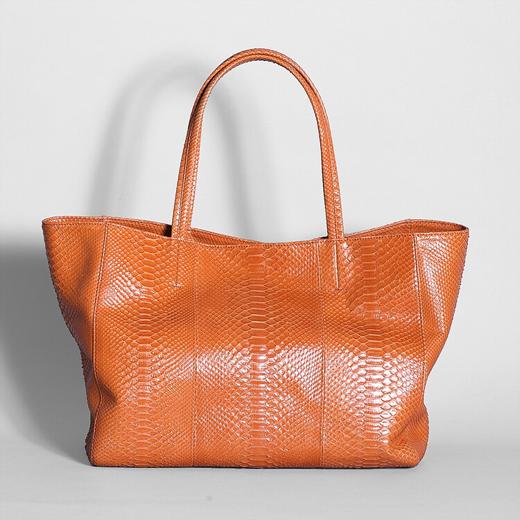 パイソン 蛇革 トートバッグ オレンジ メンズ レディース 男女兼用 日本製 ダイヤモンドパイソン レザック Grezzo ギフト プレゼント ラッピング無料 セレクトショップ Sakura 新商品 送料無料 上質なダイヤモンドパイソンを使用男女兼用で使える便利なサイズ 普段
