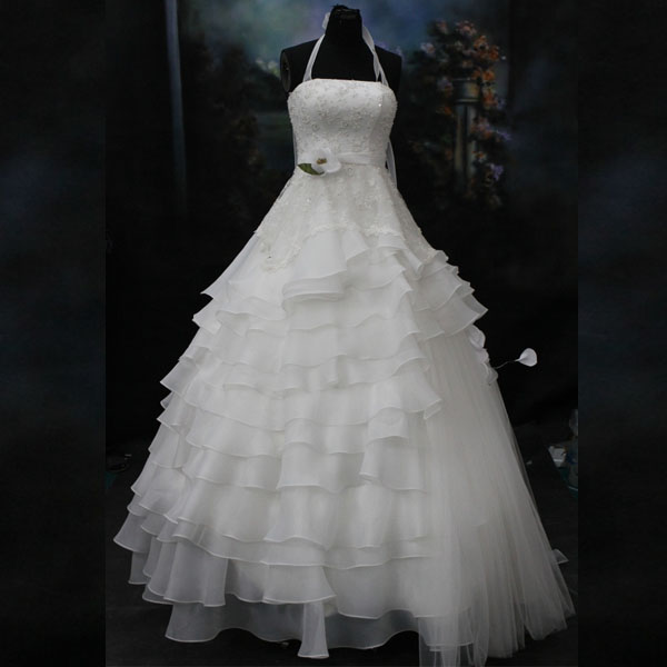 ☆人生で一番輝いていただく為の最適なドレスを☆結婚式ドレス