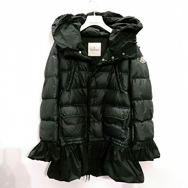 海外正規品 送料無料 モンクレール Moncler のフリル付きダウンコート 黒 ブラック 中古 送料無料 サロン ド ペーパームーン 最安 Www Translonga Com Pe