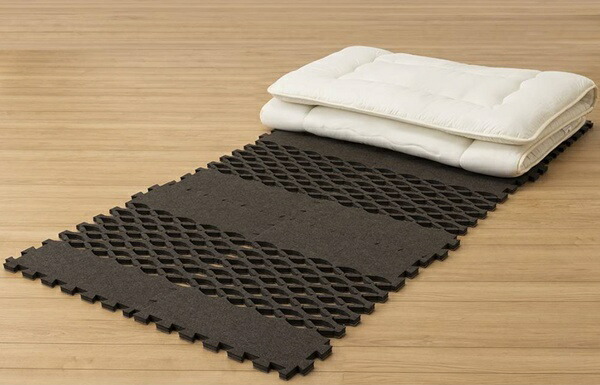(辻一) AirJobMAX すのこ型吸湿マット ブロックタイプ 50×48～65cm (6枚入り) 吸湿 消臭 防ダニ 抗菌 防臭 布団 カーペット下 押し入れ