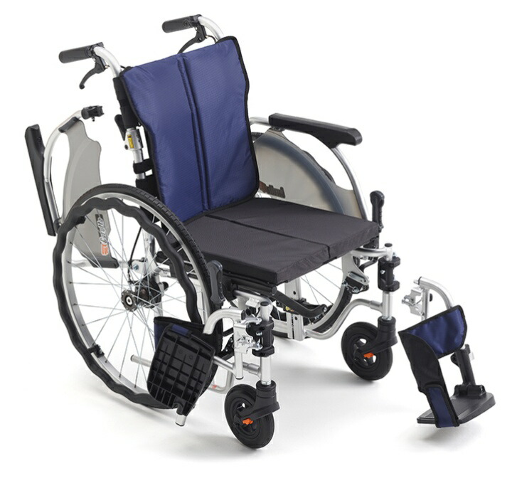(ミキ) 自走式車いす CRT-SG-3-CZ 低床 軽さ パウダーコンパクト 座幅合わせる能力のある 肘掛跳ね上げ 脚部律動的な調子アウト 折りたたみ 介護 老いらく者