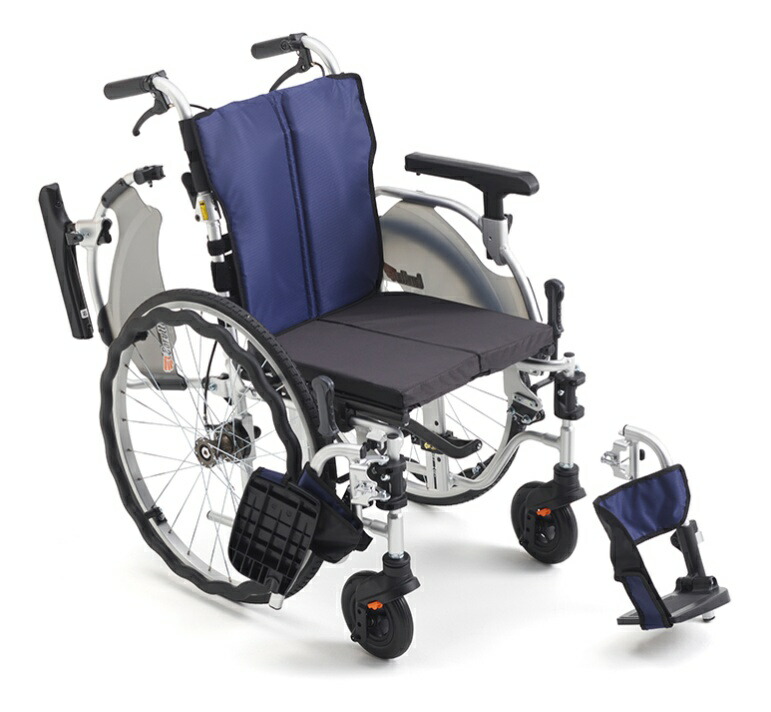 (ミキ) 自走式車いす CRT-SG-9-CZ 低床 軽さ パウダーコンパクト 座幅合わせる能力のある 肘掛跳ね上げ 脚部律動的な調子アウト 折りたたみ