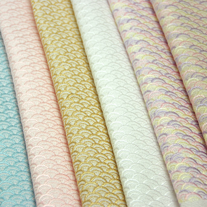 青海波 刺繍半衿 / ポリエステル縮緬 / 袷用 / 白地×ピンク / 半襟 青海波 刺繍半衿 / ポリエステル縮緬 / 袷用 / 白地×ピンク / 半襟