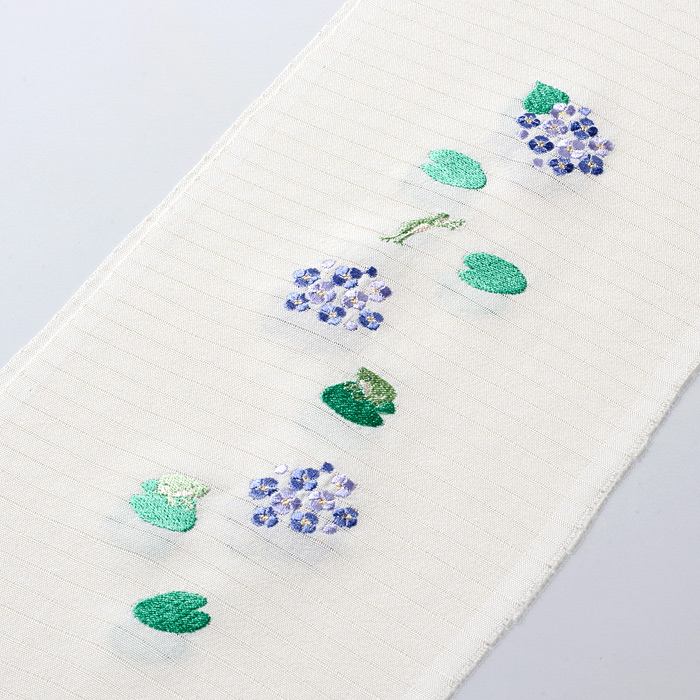 【ポイント5倍 クーポン発行】紫陽花にカエル 刺繍半衿 / 絽・正絹 / 盛夏用 / 半襟｜さんび公式オンラインショップ