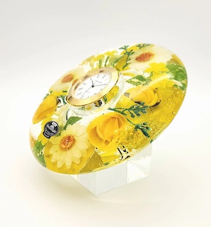 【お得 最大2000円】直径約15センチ 黄色いバラ　スプリングフラワー ドリームクロックプレミアム 花時計 置き時計　アートフラワー 　スプリングフラワー CDD0141PCL｜サン・ブレス