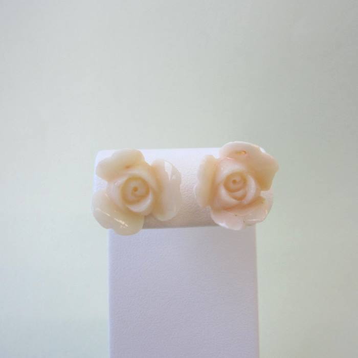 ミッド珊瑚 薔薇のつぼみ ピアス 直結 K14WG バラ ばら 宝石サンゴ 珊瑚婚 還暦 誕生日 御祝 厄除 御守 3月の誕生石 ギフト プレゼント 結婚35周年 珊瑚職人