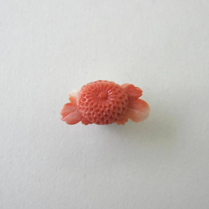 桃珊瑚 菊の花 ピンタック ピンブローチ キク『宝石サンゴ』 珊瑚婚 還暦 誕生日 御祝 厄除 御守 3月の誕生石 ギフト プレゼント 結婚35周年 珊瑚職人