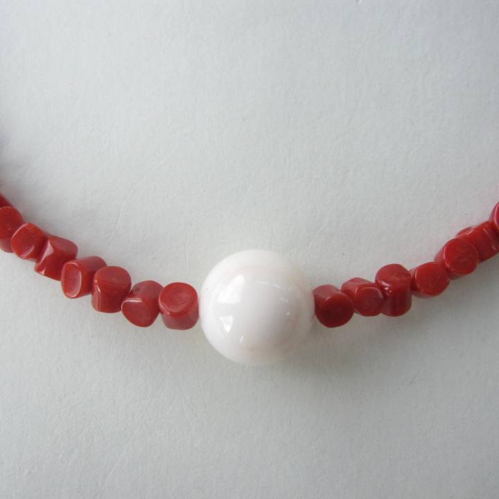 天然白珊瑚 彫り 骸骨  スカル 羽織ひも MCO-003 光る LED メタリックドクロ はにかむ BE-SHY METALLIC SKULL