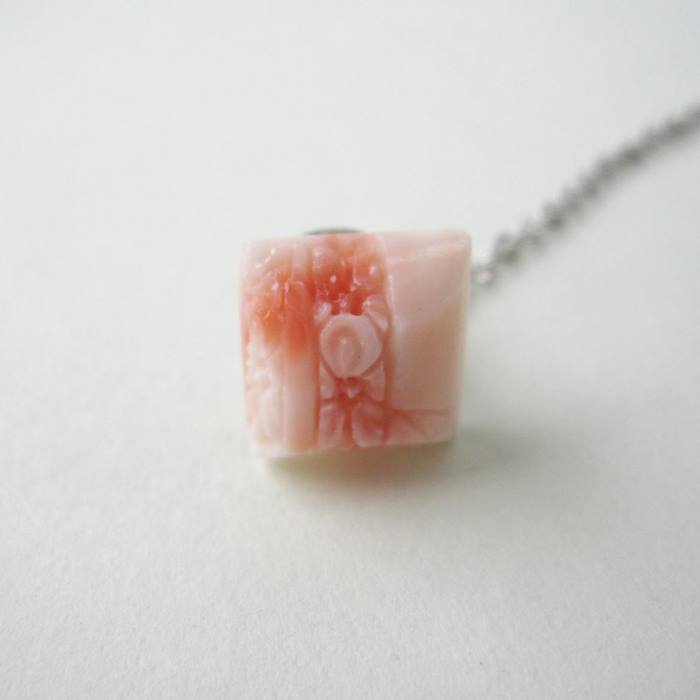 K18 ピンク珊瑚 カフリンクス 鑑定書付き K18 ピンク珊瑚 カフリンクス 鑑定書付き K18 ピンク珊瑚 カフリンクス