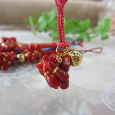 楽天市場】日本・高知産赤珊瑚 丸玉のお守り根付け （約5〜6.6ミリ・3