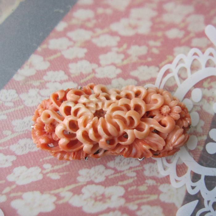 楽天市場】日本・高知産赤珊瑚 桜の彫り帯留め 兼ブローチ K18
