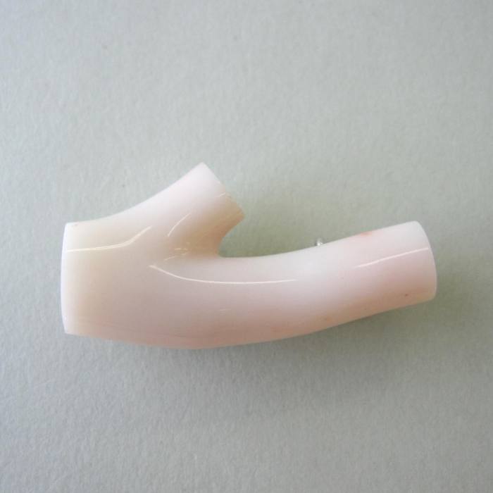 ミッド珊瑚 枝 帯留 帯 着物 和装小物 真鍮裏張り 宝石サンゴ 珊瑚婚 還暦 誕生日 御祝 厄除 御守 3月の誕生石 ギフト プレゼント 結婚35周年 珊瑚職人