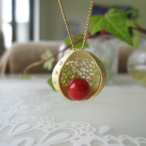 楽天市場】日本・高知産赤珊瑚 丸玉ペンダントトップ （10.5ミリ） K18