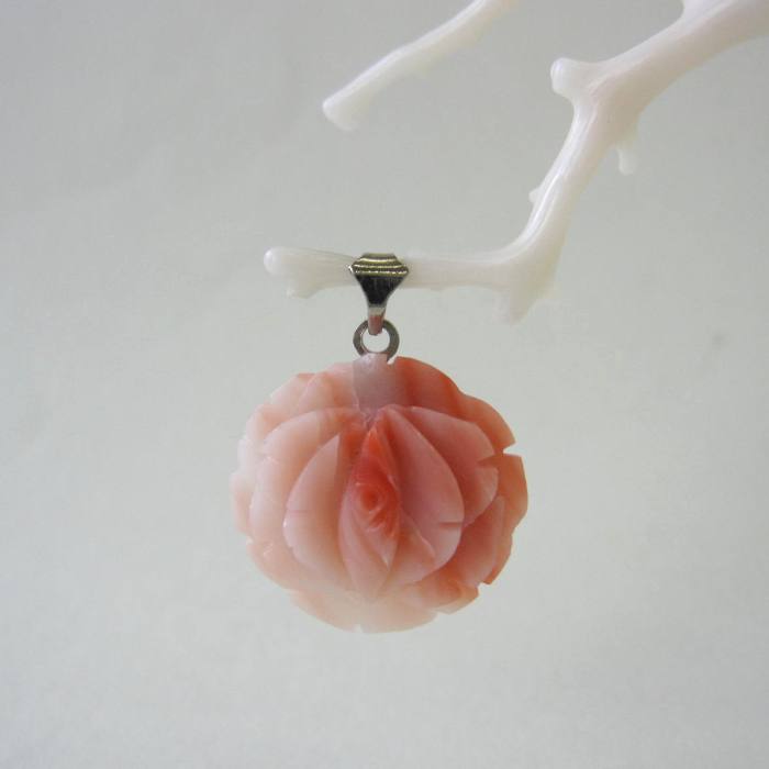 楽天市場】日本 高知産赤珊瑚 薔薇の花 ペンダントトップ K18