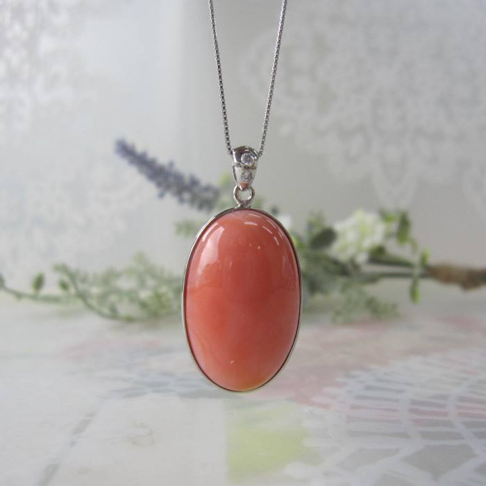 ピンク珊瑚 オーバルペンダントトップ K18WG ダイヤ0.03ct 『宝石サンゴ』 珊瑚婚 還暦 誕生日 御祝 厄除 御守 3月の誕生石 ギフト プレゼント 結婚35周年 珊瑚職人