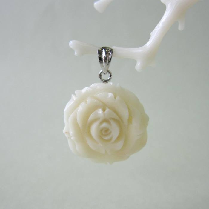 楽天市場】日本 高知産赤珊瑚 薔薇の花 ペンダントトップ K18