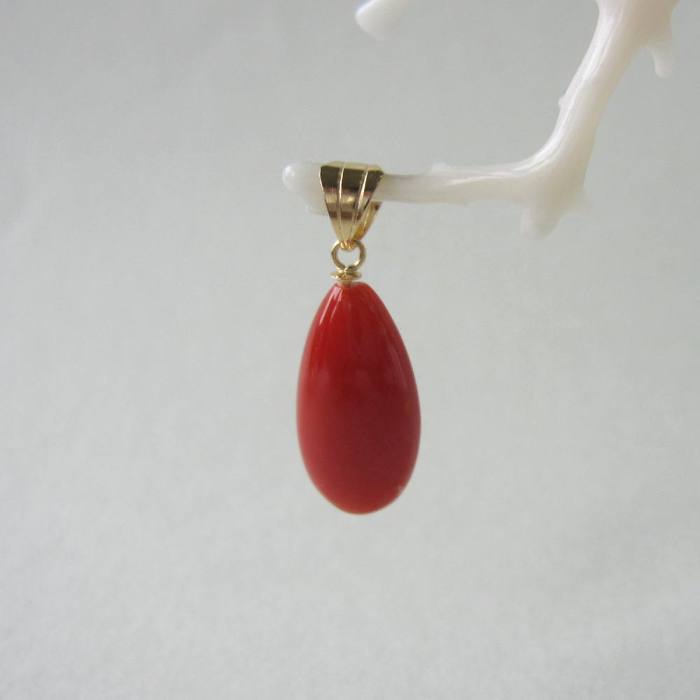 楽天市場】日本・高知産赤珊瑚 ドロップペンダントトップ K18 『宝石