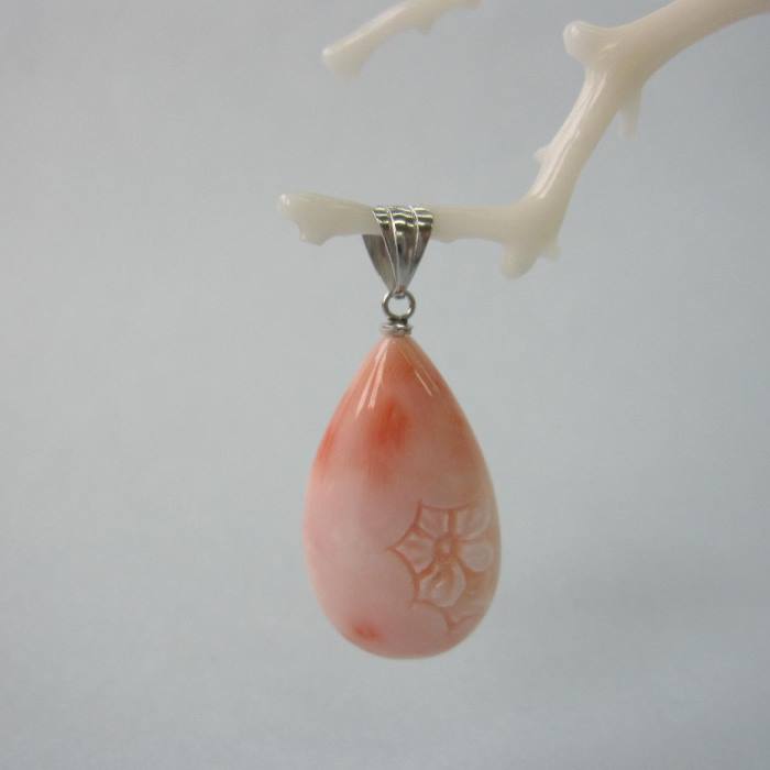 楽天市場】桃珊瑚 ナチュラルな 変形ペンダントトップ K18 『宝石