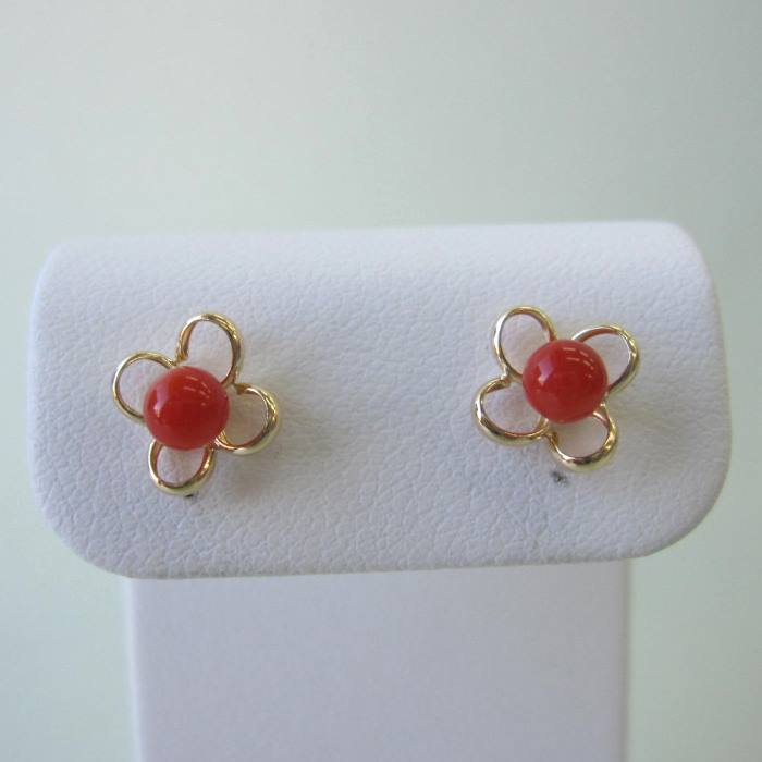日本・高知沖産赤珊瑚 ピアス. (3.8mm) 花モチーフ K18 直結 『宝石サンゴ』 珊瑚婚 還暦 誕生日 御祝 厄除 御守 3月の誕生石 ギフト プレゼント 結婚35周年 珊瑚職人