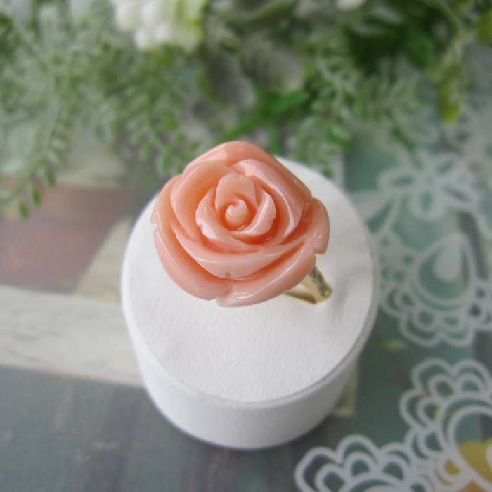 ピンク珊瑚 大輪 薔薇の花 リング 指輪 K18 ダイヤ0.12ct 天然石 宝石サンゴ 珊瑚婚 還暦 誕生日 御祝 厄除 御守 3月の誕生石 ギフト プレゼント 結婚35周年 珊瑚職人