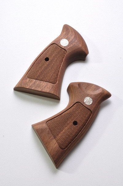 Carom グリップ タナカ S&W M29用 Nフレーム ウォールナット オーバースクエアー CARO10600