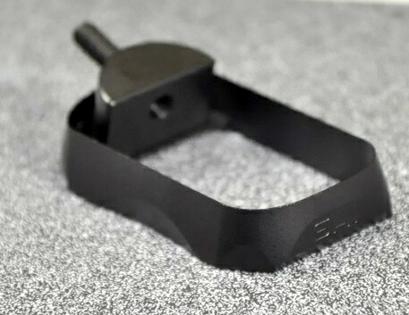 GunsModify マグウェル SAIタイプ Ver2 Black 東京マルイ G17/18C Gen3 GBB用 アルミCNC GM0294-BK