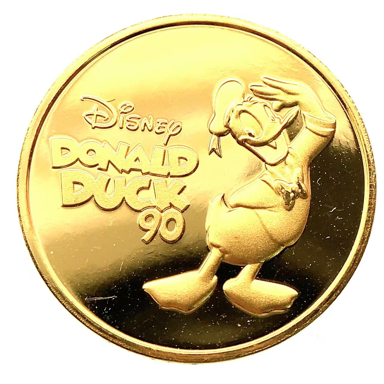 純金 カレンダー ディズニー 110周年記念 ディズニーの人気キャラクターが描かれた6000万円の純金