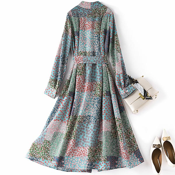 大きいサイズ ワンピース ブルー系小花プリント 幅広リボンベルト付き パッチワーク風デザイン シャツワンピース