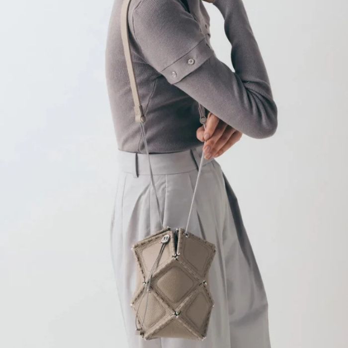 52 BY HIKARUMATSUMURA ASTERISK Leather Medium ゴジュウニ バイ ヒカル マツムラ アスタリスク レザー ミディアム バッグ|SANTE’ et NOEL