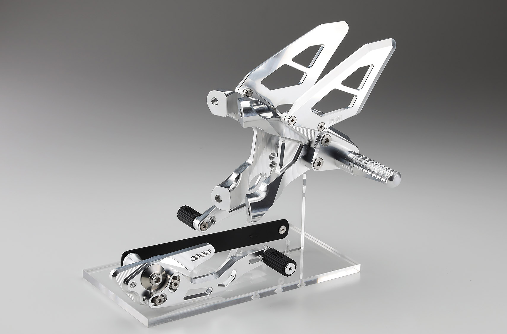 AELLA 　ライディングステップキット「ストリート」タイプ(S1000RR &rsquo;19～)：ポリッシュ/特色アルマイト　AE-10091PO＆AE-10092PO｜晨　馬 51,180円