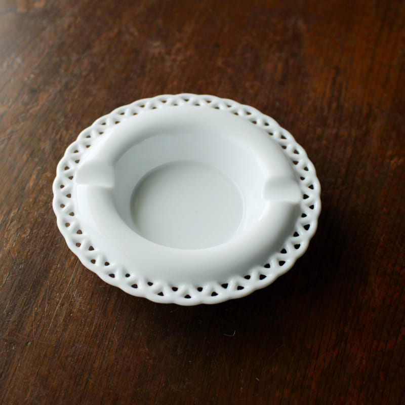 楽天市場】【アウトレット】白磁 一ツ置き 灰皿 アッシュトレイ