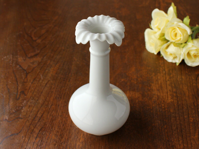 楽天市場】【アウトレット】アンティーク風花瓶 水差し型 22cm / 白い