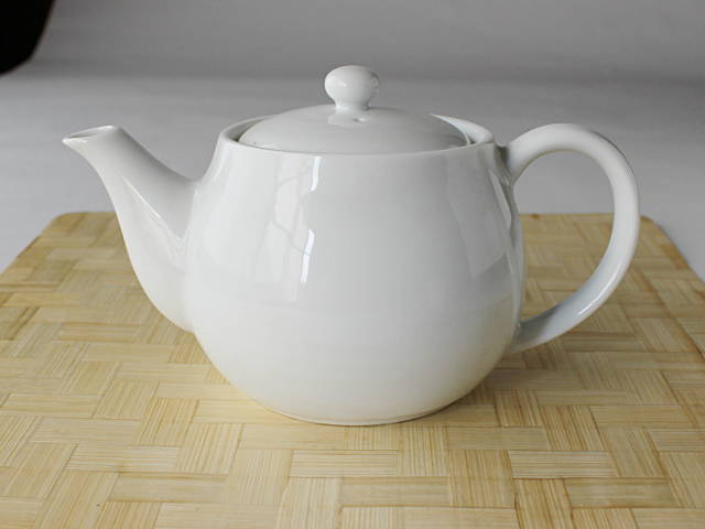 楽天市場 アウトレット 白磁段彫りティーポット 歪みあり他 サラーミキ