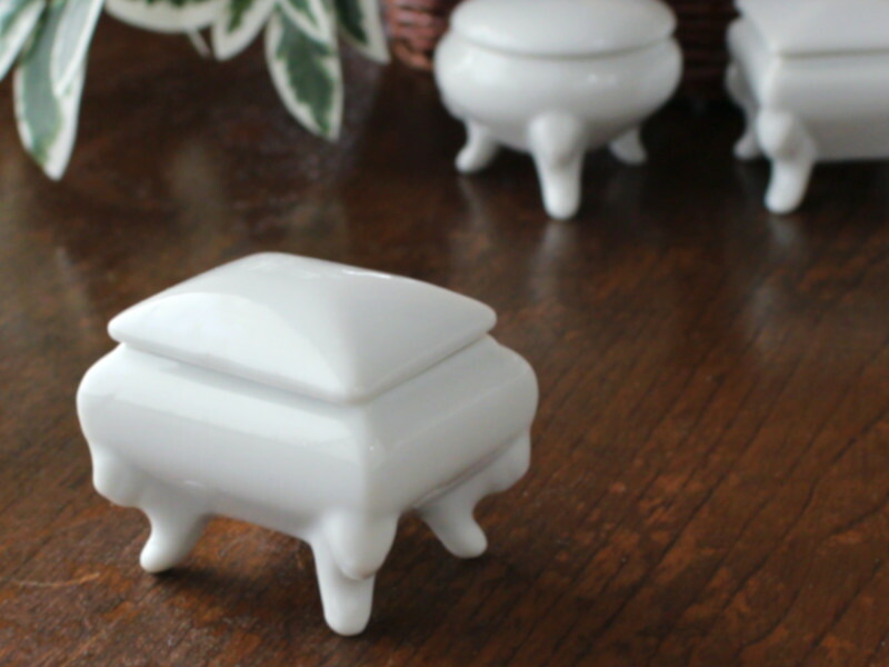 楽天市場】【アウトレット】《白磁小物入れ》 正角型 小 (蓋付き) 7.6