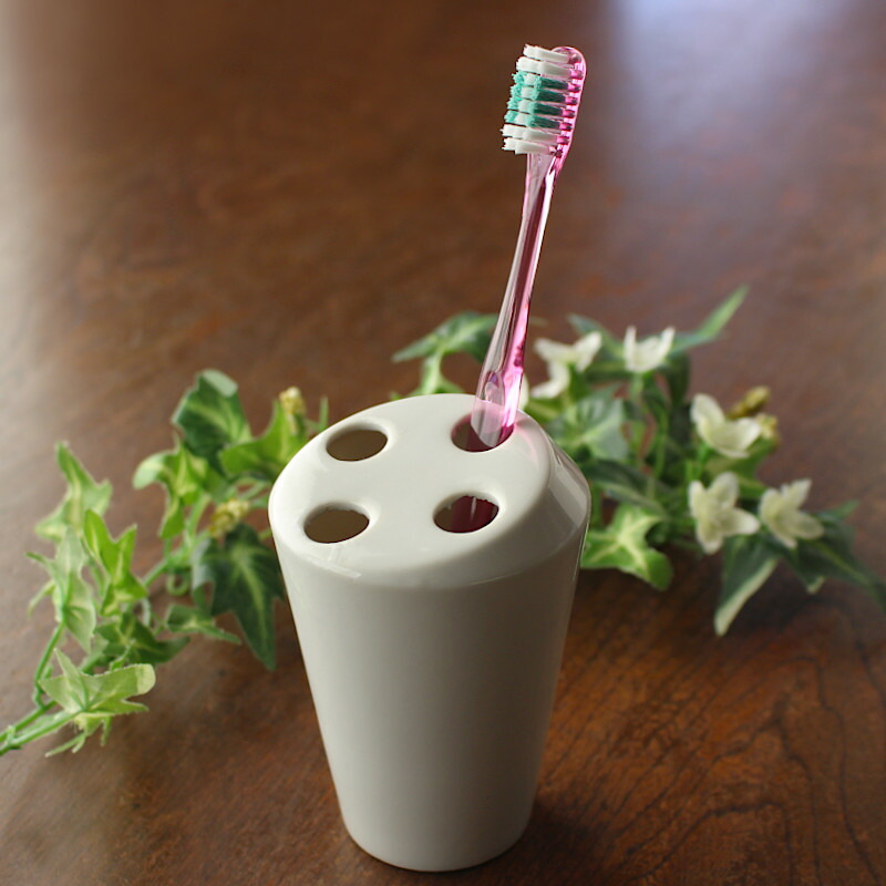 楽天市場】【アウトレット】白磁四ツ穴歯ブラシスタンド※滑り止め