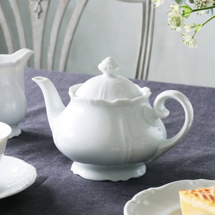 ティーポットミニバロック ライヒェンバッハ // REICHENBACH ホワイト 白 洋食器 アフタヌーン 紅茶 急須 大きめ 磁器 500ml 1人 2人用 食洗機可 ドイツ モダン スタイリッシュ ギフト ラッピング サラグレース