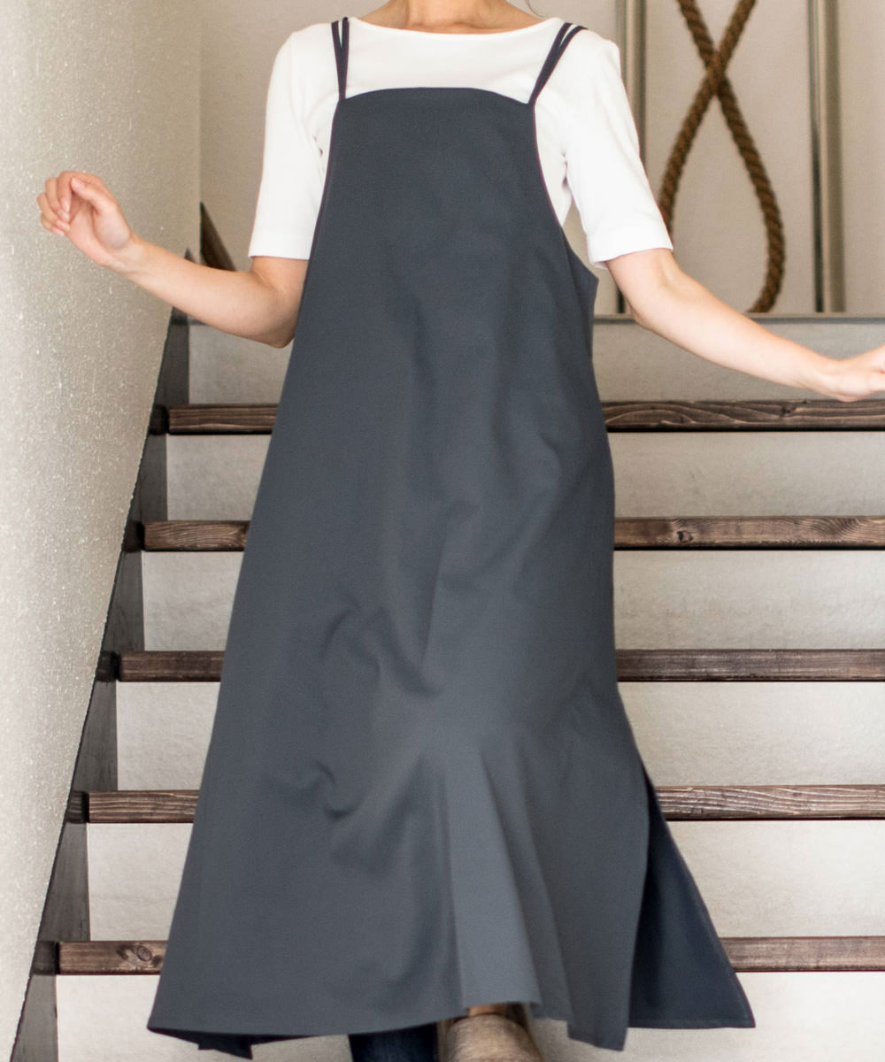 エプロン［《メール便可》b2c Wストラップ エプロンドレス・母の日限定