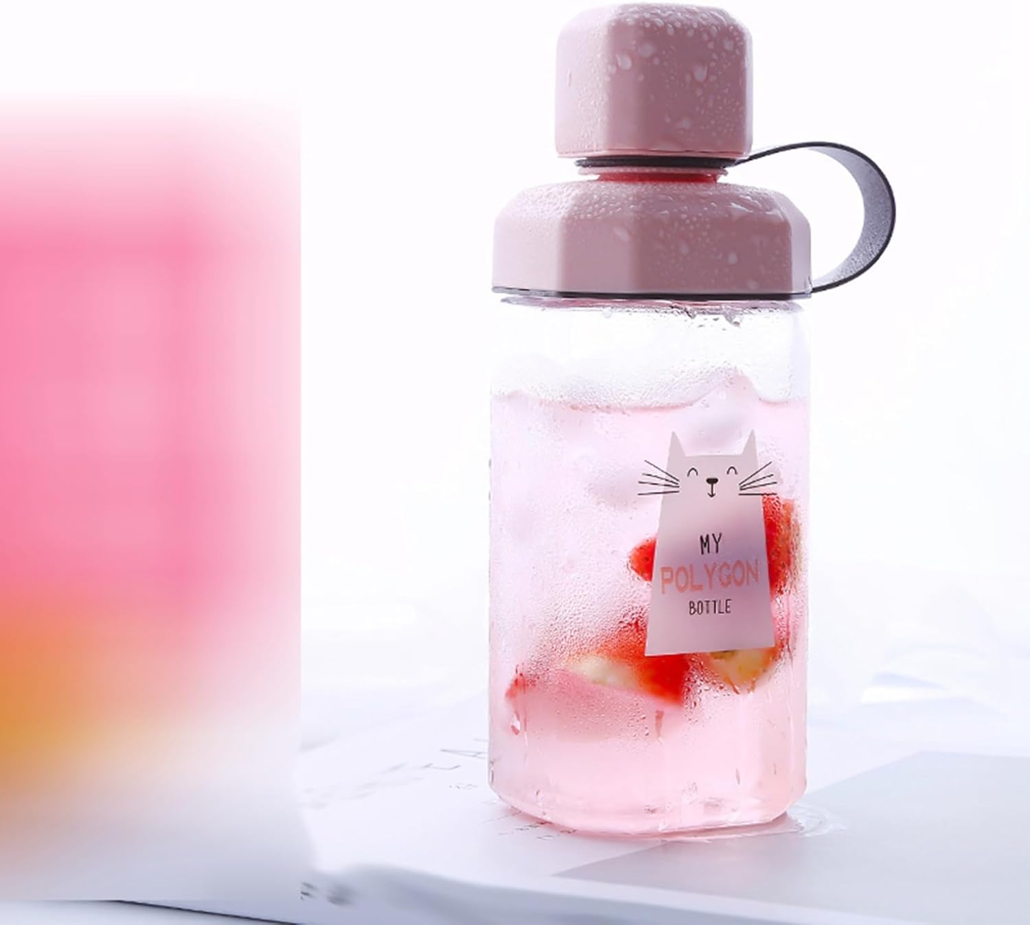 ウォーターボトル 四角形 水筒 英語柄 蓋付き プラスチック製 420ml クリアボトル 紐付き 高い密封性 便利な 軽量 保温 ユニセックス 子供大人兼用 運動用 ジョギング 山登り 会社 キャンプ