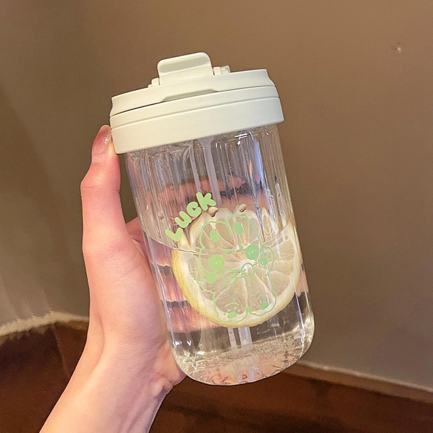 目盛り付き クマ ウォーターボトル ガラス水筒 500ml ストロー付き 透明カップ マグボトル ガラスマグカップ 手提げ付き 直飲み 給水 使いやすさ 耐熱 少女 会社用 オフィス用 通勤通学 ピン