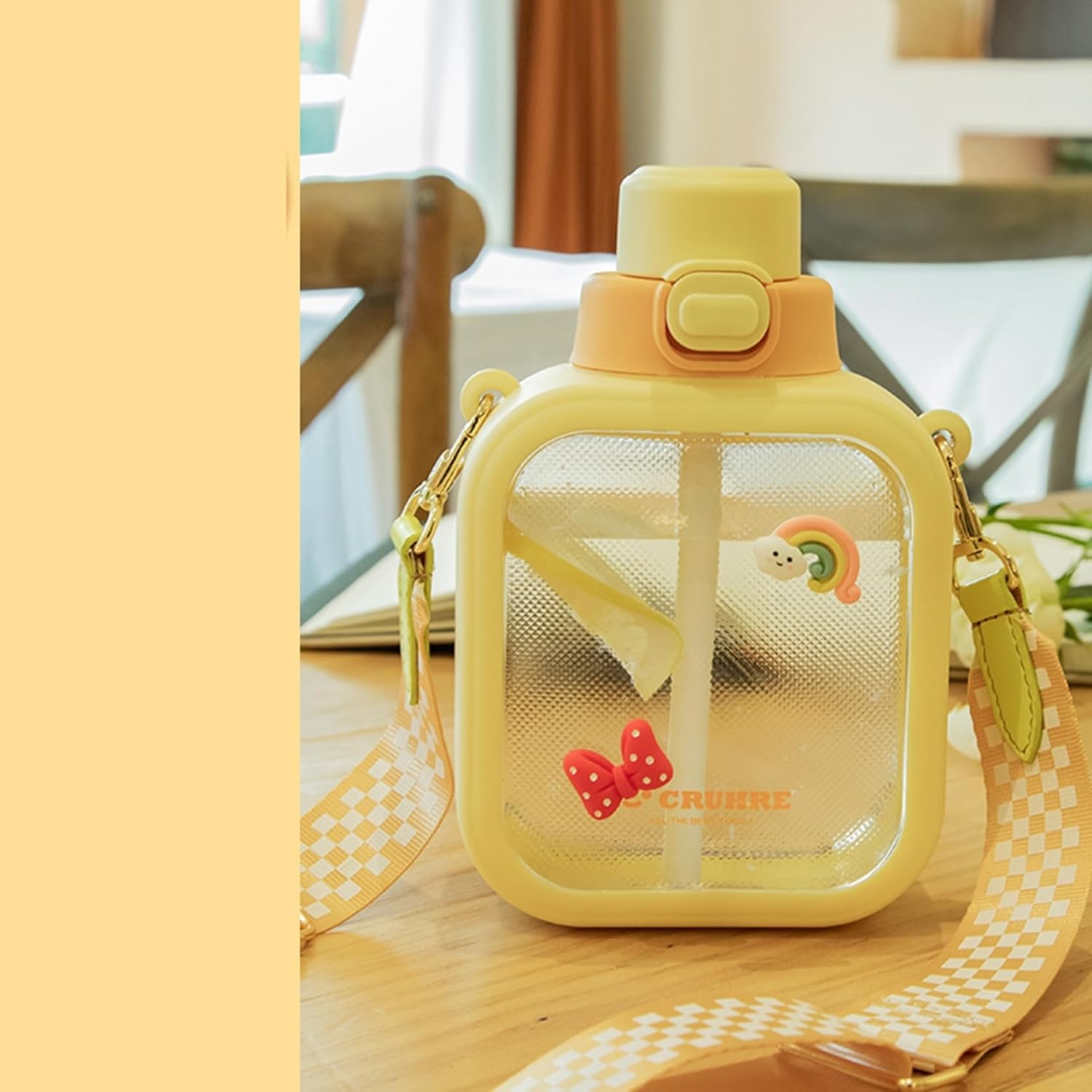 ウォーターボトル 700ml 四角形 水筒 ストローボトル チェーン 大型 ワンタッチ開閉式 プラスチック ボトル 斜め掛け オシャレボトル 軽い 携帯便利 シームレス 耐衝撃性 かわいい 女の子 少