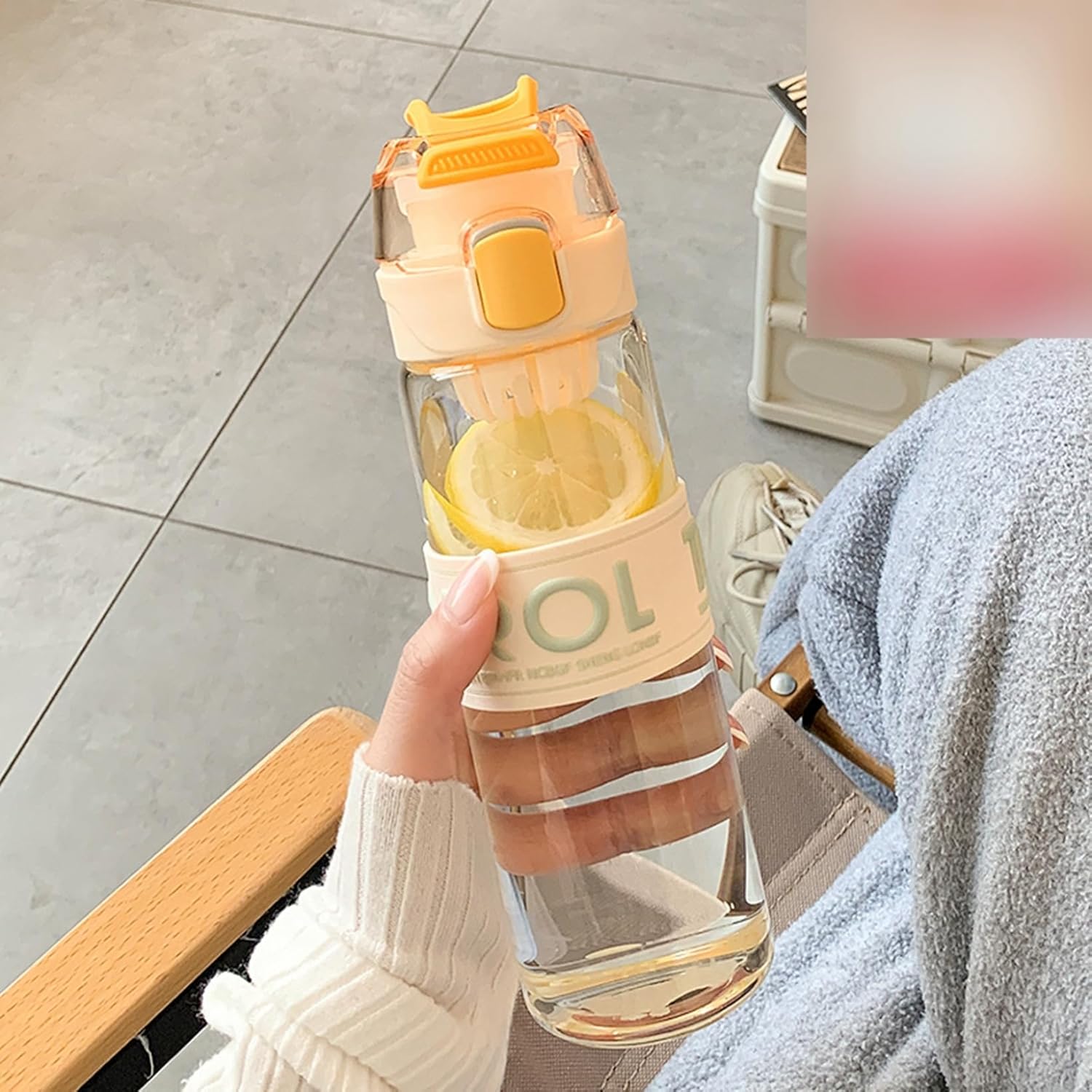 水筒 ウォーターボトル ガラスボトル ワンタッチ式 広口 直飲み すいとう 耐熱ガラス 茶漉し付き 無鉛 メンズ クリアボトル 蓋付き 漏れなし 便利な あらう 男性用 女性用 贈り物 オフィス スポ
