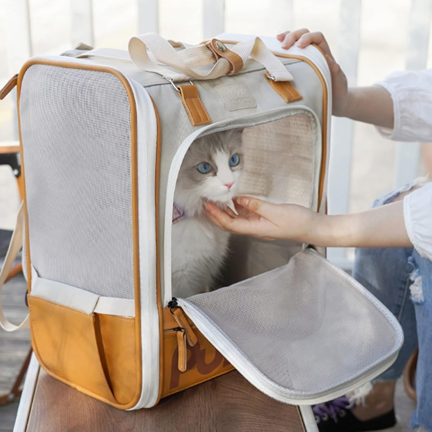 猫キャリー 犬キャリー キャリーバッグ ペットリュック型 猫リュックサック 耐荷8kg 安定性 通気 リュック 取り外し可のマート付き 犬リュックサック ペットキャリー 犬 猫 小動物 ドライブ 旅行|サステナライフ