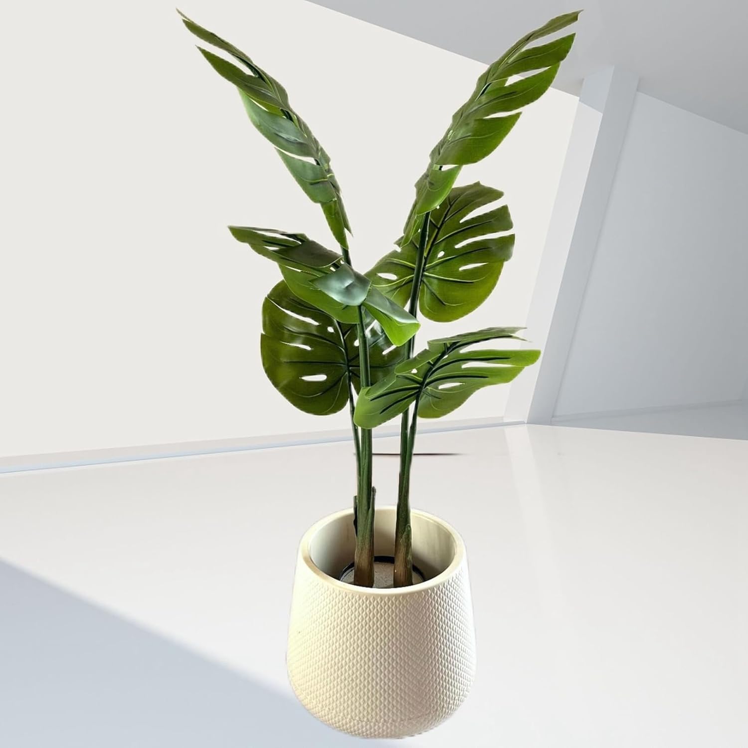 人工観葉植物 モンステラ 大型 造花 人工緑植木 ガーデン カフェ キッチン ベッドルーム フェイクグリーン 装飾り お祝い デコ用 グリーナリーライフ 枯れない 水やり不要 世話いらず|サステナライフ