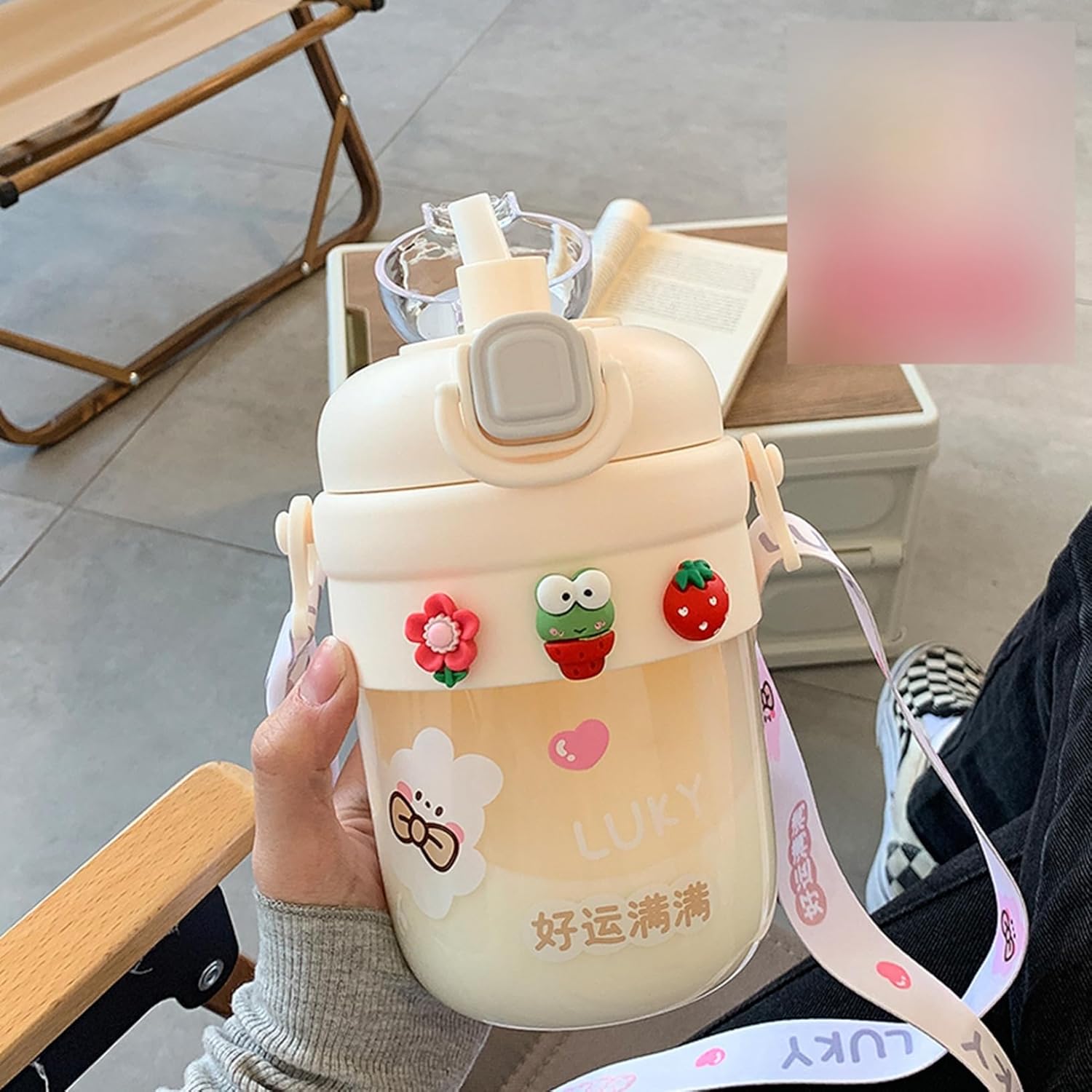 ウォーターボトル 950ml ウサギ かわいい水筒 ストロー ワンタッチ式 手提げ付き プラスチック製 ロック機能付き 漏れなし 携帯便利 洗いやすい 萌え萌え こども 大人 幼稚園 運動用 学校 贈｜サステナライフ 8,804円