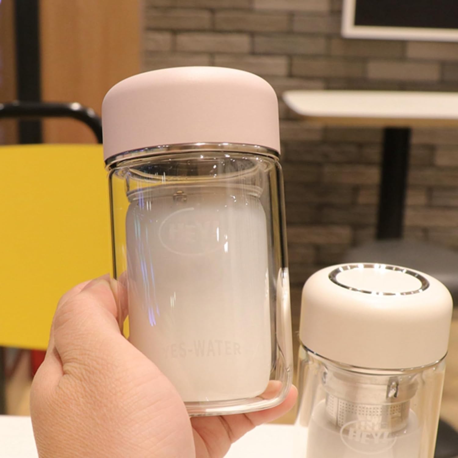 ウォーターボトル 2重ガラス 花柄 小型 ガラス水筒 260ml 200ml ミニ 茶こし マグボトル ガラスマグカップ 蓋付き 直飲み 二層構造 かわいい 再利用可能 水分補給 耐熱 ギフト オフィ